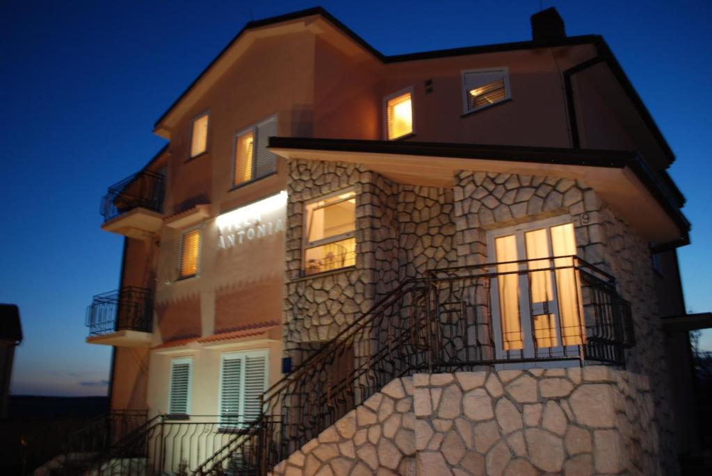 Apartments Villa Antonia Jadranovo Exterior photo